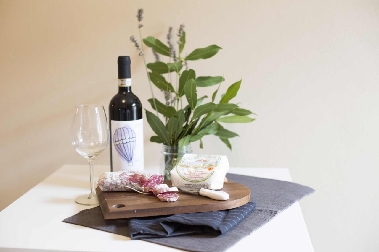 Dimora Della Rocca Bed & Breakfast Costigliole d'Asti Exterior photo